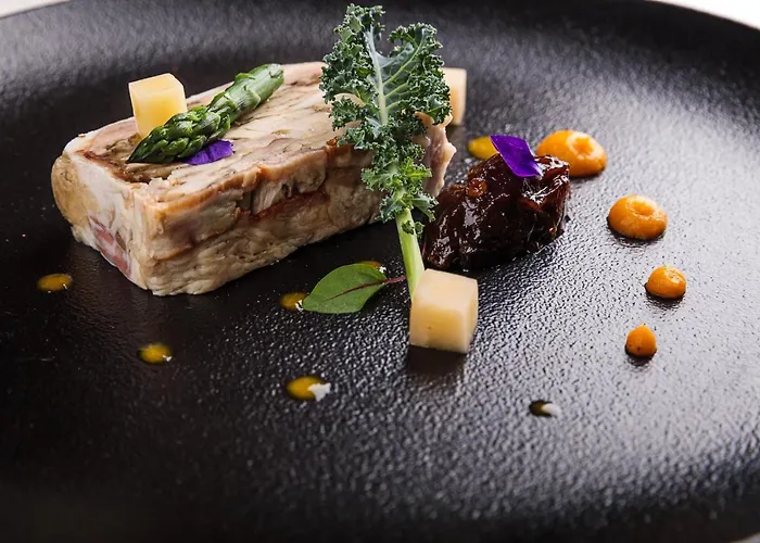 Lure & - Adults Only 4*