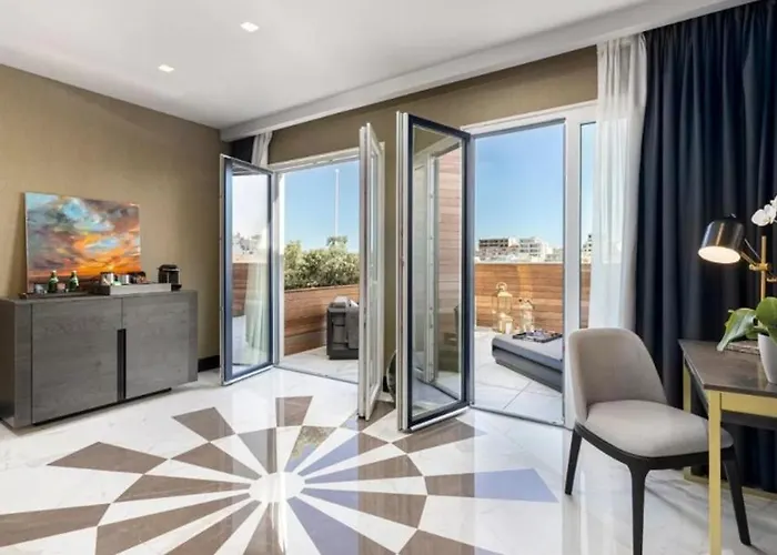 Lure & - Adults Only 4* מליאהה