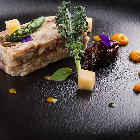 Lure & - Adults Only 4*