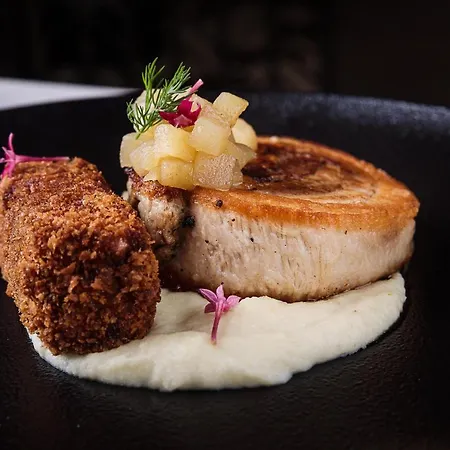 Lure & - Adults Only 4*