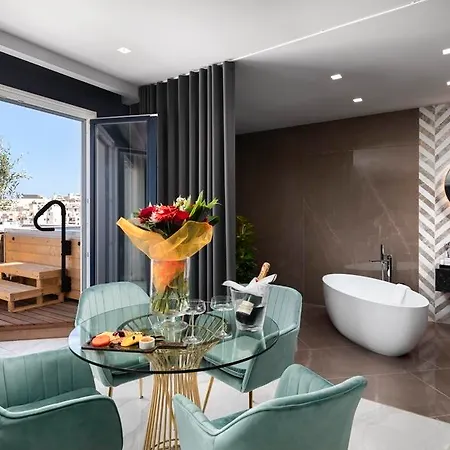 Lure & - Adults Only 4*